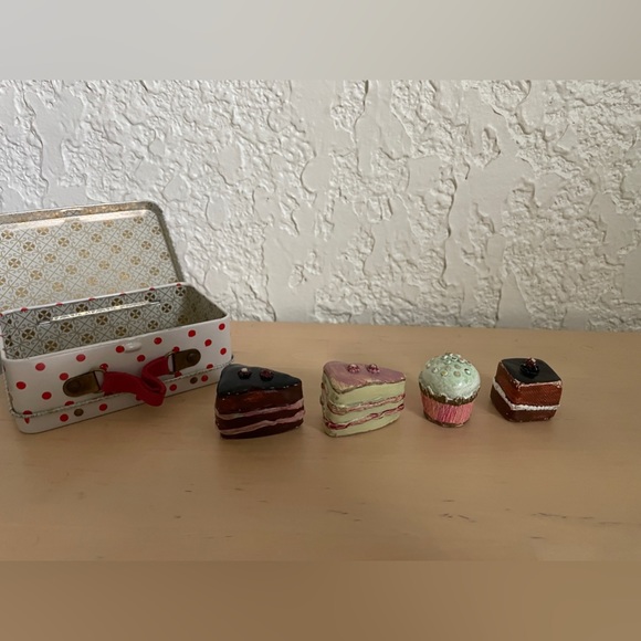 Maileg Other - Maileg® Tasty Treat Tin - Cupcakes and Chocolate Cakes with RARE Suitcase